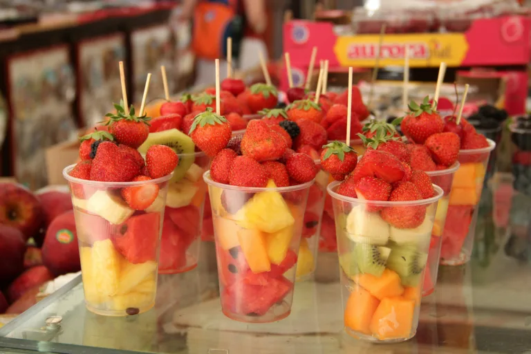 5 Delicous & Easy High-Protein Summer Snacks for Weight Loss 4 beautiful fruit cups